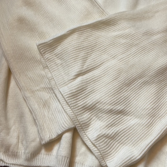 Flutter sleeve new sweater - Picture 3 of 3